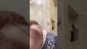 Бреюсь налысо.Видео не для слабонервных