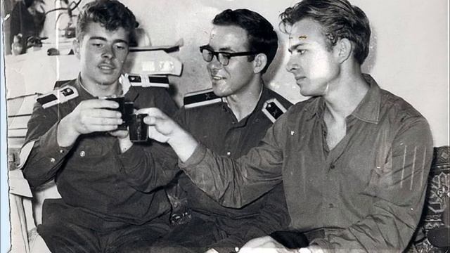 Поздравляю сослуживцев, коллег, защитников Родины !