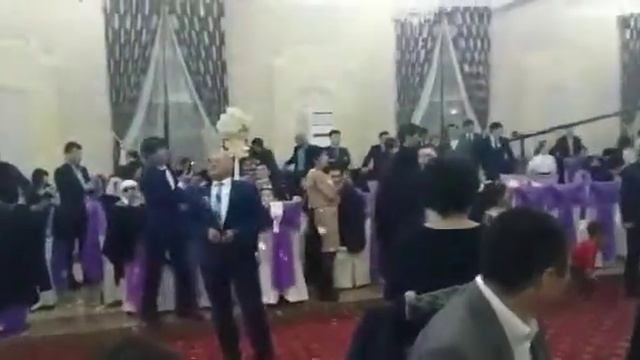 Папа танцует андижанскую польку смотреть онлайн