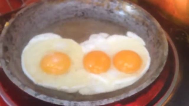 Два желтка в одном яйце Кыргызстан смотреть онлайн