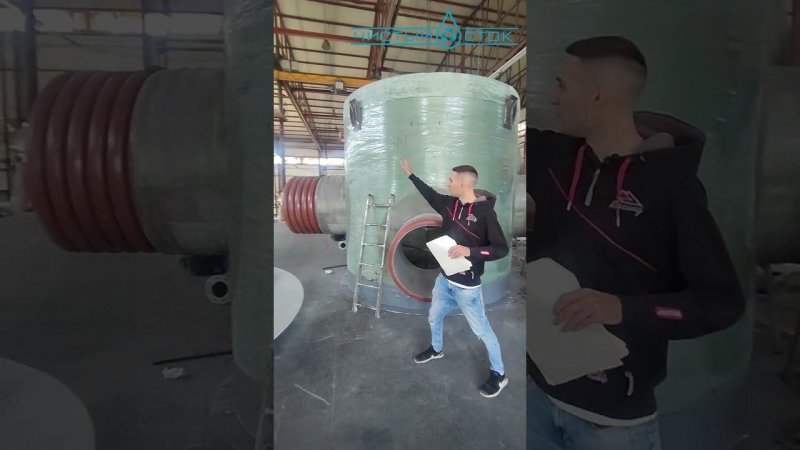 Сороулавливающая решётка в распределительном колодце.