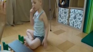 Илья, 4,5 года, занятие с нашим логопедом.