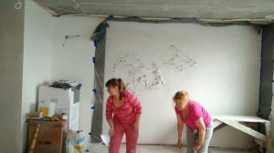 Скала в интерьере барельеф. Художественная лепка с отвесными элементами