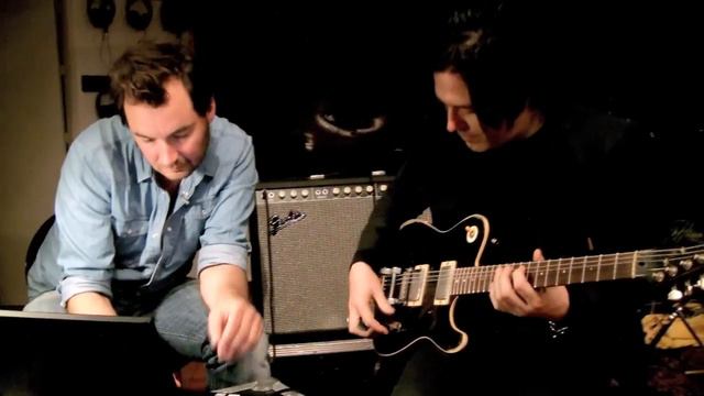 Troy Van Leeuwen creates Flashback Delay TonePrint "Warble Tape Delay" смотреть онлайн