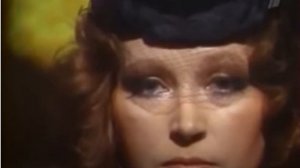 Жизнь невозможно повернуть назад и время ни на миг не остановишь