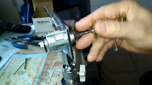 вскрыть замок зажигания форд фокус 1, форд транзит 8-925-5073309 или как провернуть личинку