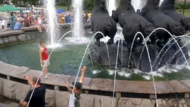 Фонтаны на Манежной площади. смотреть онлайн