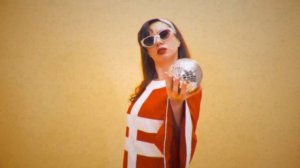 Анна Голубева в объективе арт-проекта в стиле 60-х.