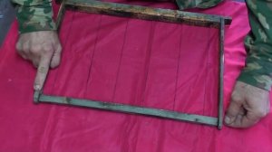 Пчеловодство. Вертикальная натяжка проволоки на рамку. Натяжка проволоки поперёк рамки.