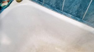Как отмыть ванну от известкового налета????