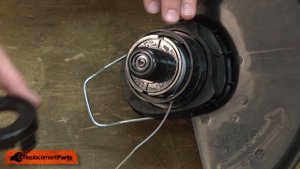 Black and Decker Trimmer Repair - Replacing the Spool (Black and Decker Part # 143684-01)