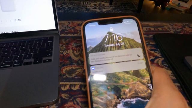Apple MagSafe Battery Pack смотреть онлайн