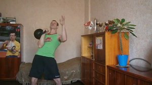 Жим Гири 32кг. 28 раз за 1мин.Ситников Виталий.