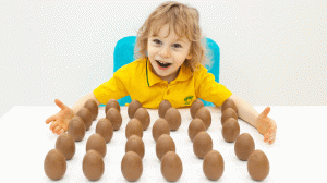 30 шоколадных яиц с игрушками