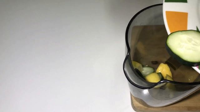 Mix Garlic, Ginger, Lemon, Cucumber Before Bed And You'll Thank Me For The Rest Of Your Life. смотреть онлайн