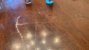 Очистить клей с поверхности стола 4ч