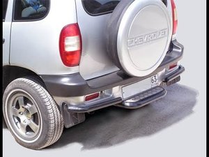Защита заднего бампера «Уголки двойные» с подножкой, Chevrolet Niva (- 03.2009)