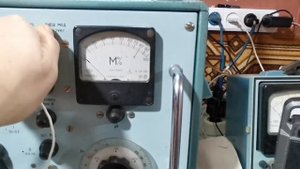Старинный генератор стандартных сигналов (Высокочастотный генератор)  Г4-18А