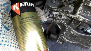 Мазда 3 замена задних колодок. Принцип работы поршня, а также рычага от ручника в суппорте.