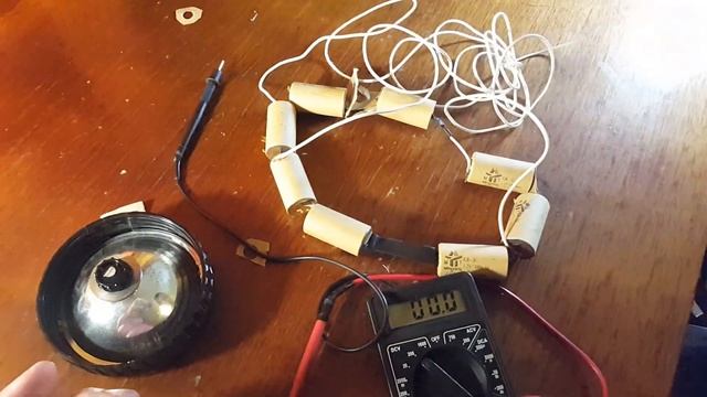 Фонарь из никель кадмиевых (Ni - Cd) батарей. Переделка из аккумуляторов шуруповерта.