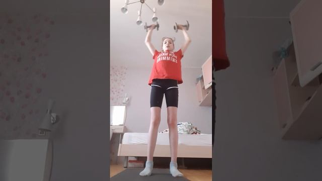 Какие упражнения с гантелями на руки можно делать в домашних условиях? смотреть онлайн