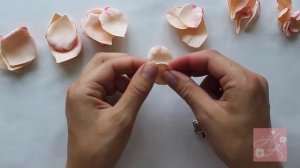 Садовая роза из фоамирана по шаблонам с настоящего цветка с тонировкой лепестков акриловыми краскам