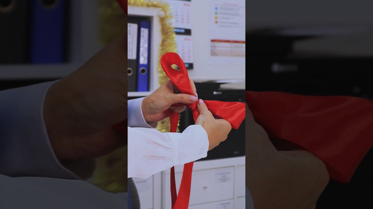 Как быстро упаковать подарки? #бизнес #консалтинг #shorts #оптимизация #новыйгод #подарки смотреть онлайн