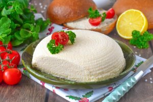 КАК ПРИГОТОВИТЬ ДОМАШНИЙ СЫР ИЗ МОЛОКА И ЯИЦ