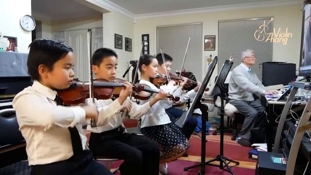 Mozart 12 Violin Duets - Menuetto 2 of 12