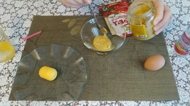 Курица клюет яйцо?  Как избавить кур от дурной привычки клевать яйцо.