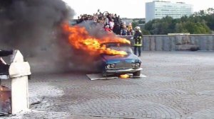 Показательное тушение автомобиля