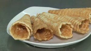 Вафельные трубочки с кремом