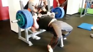 Жим лежа 200 кг на 10 повторов