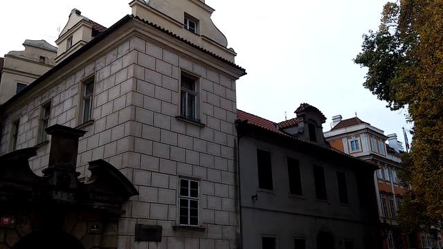 Prague-Praha, Malá Strana, Velkopřevorské náměstí смотреть онлайн