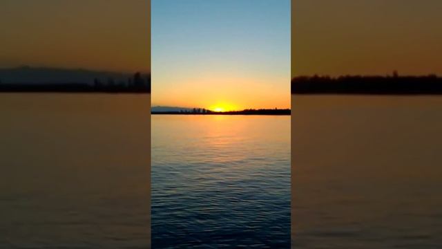 Закат#красота# на озере Иссык-куль#