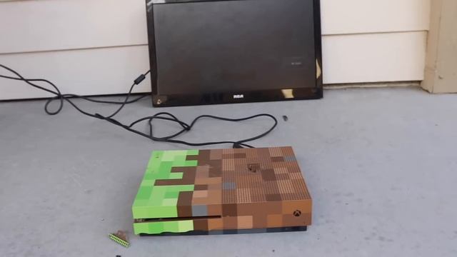 Bored Smashing - MINECRAFT AND FORTNITE XBOX ONE S смотреть онлайн