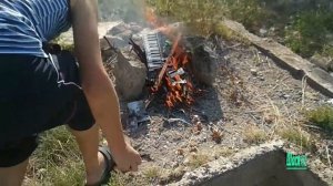 Разбили пианино. Разбили синтезатор. Жесть