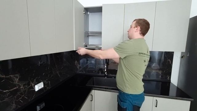 Современная недорогая и качественная кухня из ЛДСП EGGER для угловой кухни смотреть онлайн