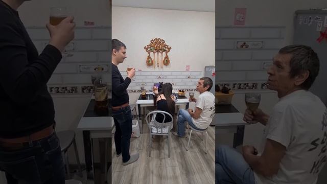 Нашь друг семьи Сева из Яндекст такси уже скоро собирается ехать домой стрим завершается смотреть онлайн