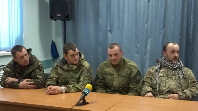 Киборги о пицце, которую заказывали в милиции ДНР))) смотреть онлайн