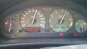 Тест приборной панели BMW E36. Проблема со стрелкой уровня топлива.