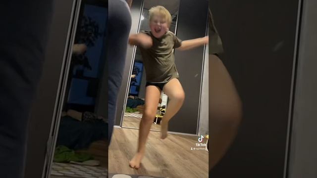 Батя испортил видео с танцем