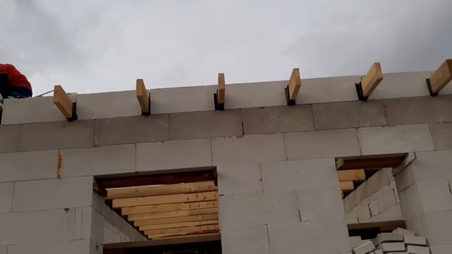 30 октября 2, 3 ноября. 0 ряд второго этажа. Дом из газоблока. Рудный. смотреть онлайн