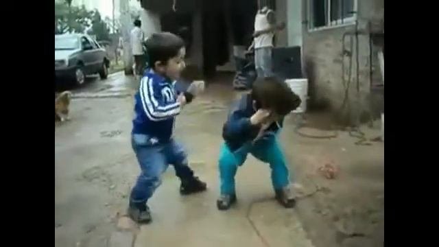 Дети зажигают   Смешные детские танцы@