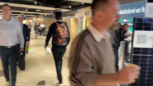 Солнечные фотовольтаические панели.Солнечные батареи.Выставка в Праге 2022солнечныепанели прага