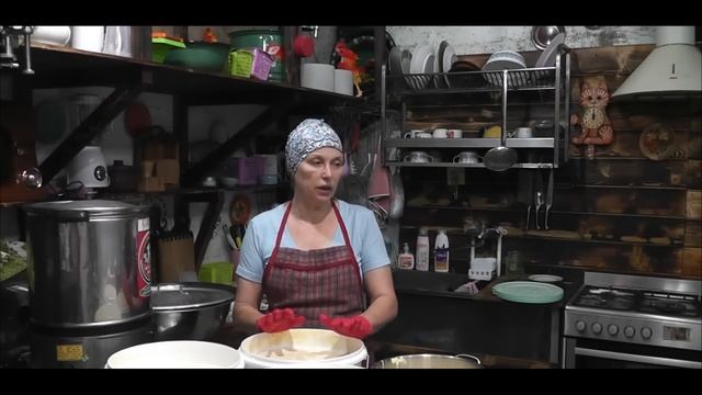 КОРОВЫ ПРИБАВИЛИ МОЛОКО РЕКОЙ ЙОГУРТ НА ПРОДАЖУ смотреть онлайн