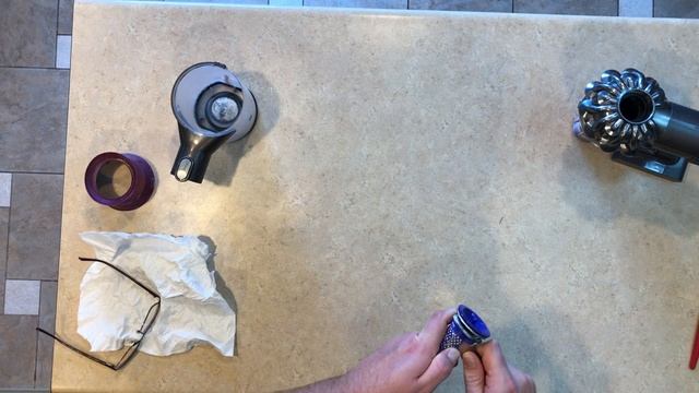 How to Clean Filters for the Dyson DC-59 Motorhead (or other handheld) Vacuum Cleaner смотреть онлайн