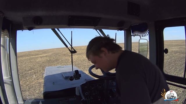 И снова на 118 гектарах на ХТЗ-17221. Изнашиваются лапки культиватора КПМ-10. смотреть онлайн