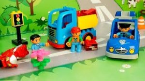 Мультфильмы для детей с игрушками - День Рождения мамы! Видео про  машины помощники..mp4