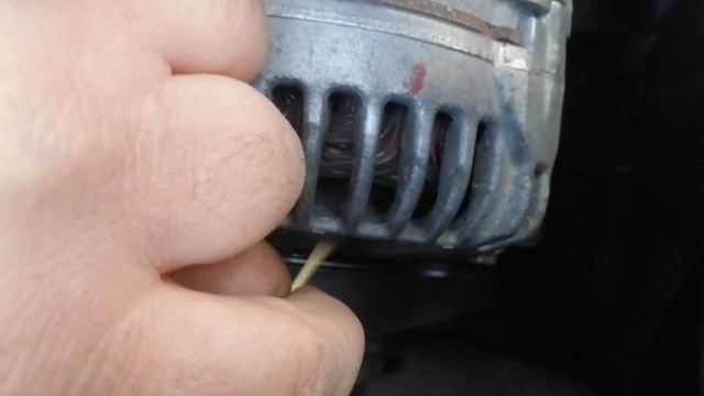 Audi A6C5 1,9 TDI. 99 г.в. Мигает лампа зарядки каждый утренний запуск. смотреть онлайн